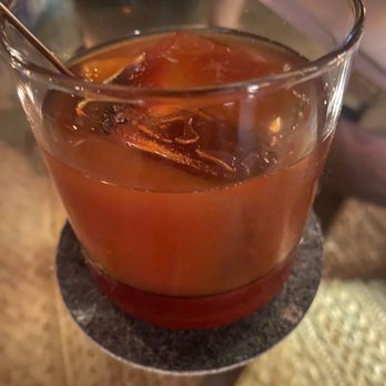 430 Pkwy Cocktail Lounge - Barreled Old Man - Cocktail Bars Near Me - Honolulu, Hawaii