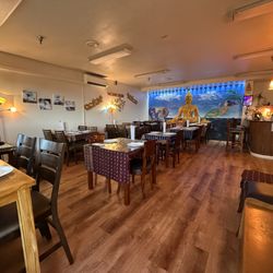 Nim’s Chiang Mai Thai Cuisine - Dinning Room