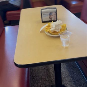 Goody's Cafe - Dirty table - Cafes Near Me - Indio, California Goody's Cafe - Dirty table - Cafes Near Me - Indio, California