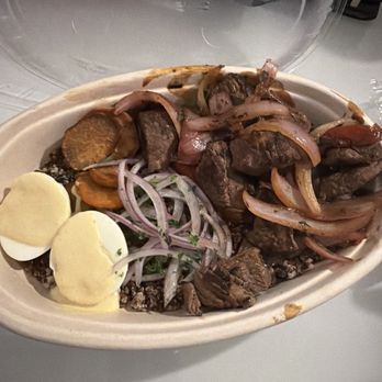 Peruvian Brothers - Steak Bowl, maybe its better to eat in because its cold. - Peruvian Near Me - Arlington, Virginia