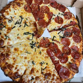 R Pizza - Thin crust half cheese/pepperoni. Tasty!! - Pizza Near Me - Springfield, Oregon R Pizza - Thin crust half cheese/pepperoni. Tasty!! - Pizza Near Me - Springfield, Oregon