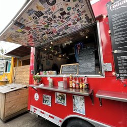 The Doghouse PDX - Awesome food cart!