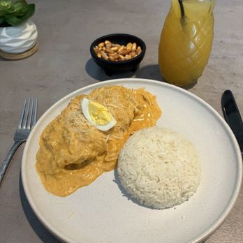 Tacu Taku Peruvian Kitchen - Aji de Gallina; maracuyá juice. - Peruvian Near Me - Pembroke Pines, Florida Tacu Taku Peruvian Kitchen - Aji de Gallina; maracuyá juice. - Peruvian Near Me - Pembroke Pines, Florida