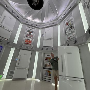 The Real Unreal - Meow Wolf - Brrrmuda was my favorite - Art Museums Near Me - Grapevine, Texas