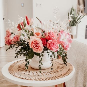 Mixed Materials Floral Design - Floral arrangement - Florists Near Me - Fulshear, Texas Mixed Materials Floral Design - Floral arrangement - Florists Near Me - Fulshear, Texas