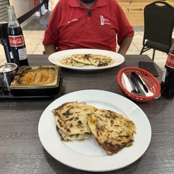 Mi Cafecito Pupuseria Y Restaurante - Lengua Con Queso Nopales Con Queso