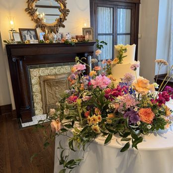 CJ's Off the Square - Wedding cake and decorated parlor - Venues & Event Spaces Near Me - Franklin, Tennessee