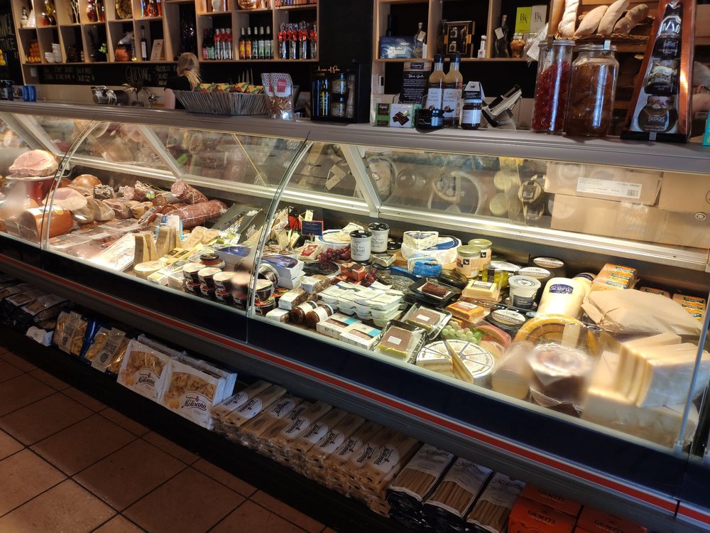 THE OLIVE GROVE Updated September 2024 1303 Sturt St, Ballarat