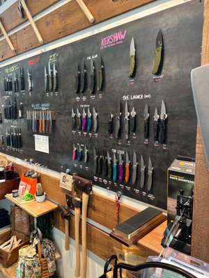 New West Knifeworks & MTN MAN Toy Shop by null