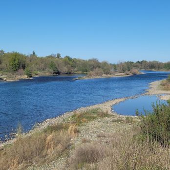 American River - Lakes Near Me
