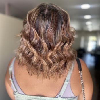 Posh A Boutique Salon - Hairstylist : Masters Esparza @PoshSalon - Hair Salons Near Me - Los Banos, California Posh A Boutique Salon - Hairstylist : Masters Esparza @PoshSalon - Hair Salons Near Me - Los Banos, California