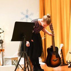 Encore Music & Performing Arts - Guitar lessons for kids and adults, and performance opportunities all year
long!