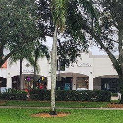 Embassy Lakes Shopping Center