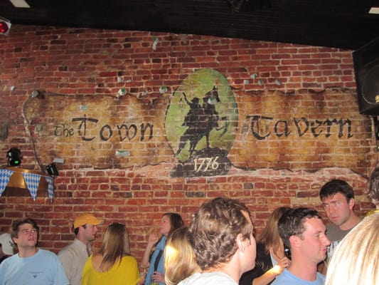Town Tavern DC by null