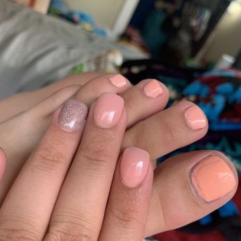 Eden Nails & Spa - Colors don't really match and toes done fairly sloppily. - Nail Salons Near Me - Evans, Colorado