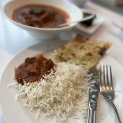 Persis Biryani Indian Grill - Garlic naan w Lamb Vindaloo-best in class