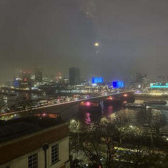 Savoy Hotel - Hotels Near Me - London, XGL