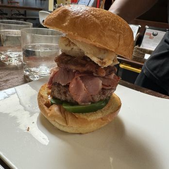 310 Eatery - 410 burger - Burgers Near Me - Albany, California