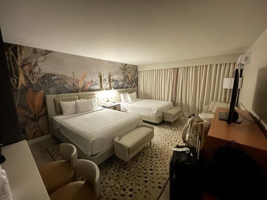 Maui Seaside Hotel by null