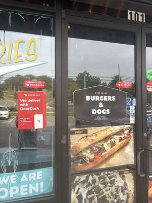 West Coast Burgers & Dogs by null