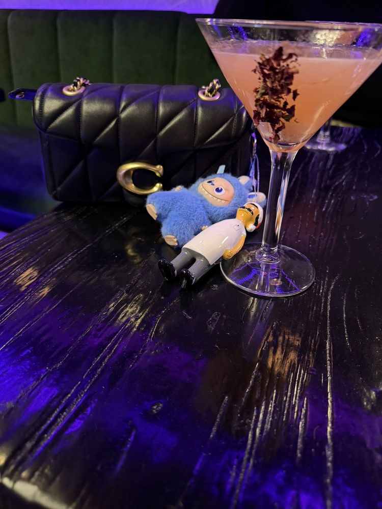 HOME Restaurant & Lounge