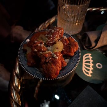 The Pearl Club - Buffalo Nuggies - Lounges Near Me - Chicago, Illinois