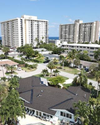 GOOD TIMES ROOFING Logo
