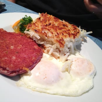 Moke's Bread & Breakfast - Corned beef hash - Breakfast & Brunch Near Me - Kailua, Hawaii