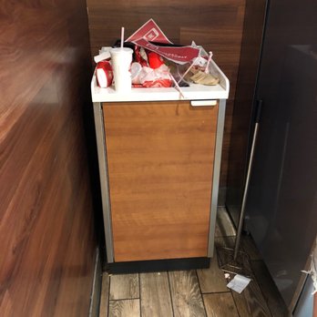 Wendy's - Fast Food Near Me - Burbank, California