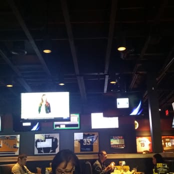 Buffalo Wild Wings - Sports Bars Near Me - Brooklyn, Ohio