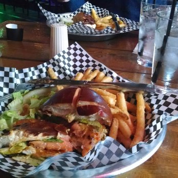 Kick Switch - Kick Switch good food - Bars Near Me - Okauchee, Wisconsin