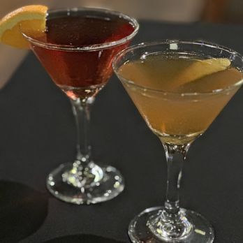 The Earle Restaurant - Pomegranate Martini and Maize and Blue - Wine Bars Near Me - Ann Arbor, Michigan The Earle Restaurant - Pomegranate Martini and Maize and Blue - Wine Bars Near Me - Ann Arbor, Michigan