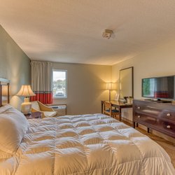 American Inn and Suites Dundee - King Room
