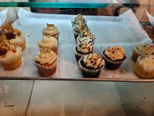 Daddy's Girls Bakery by null