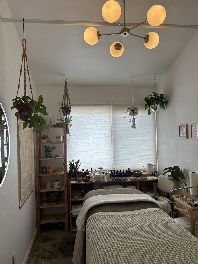 Radiance and Stone Logo