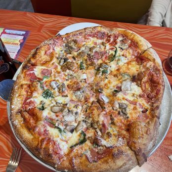 Mellow Mushroom - Thin crust ham, sausage, mushroom & spinach. - Bars Near Me - Branson, Missouri