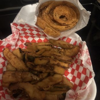 Mike's Hamburgers - Soft zucchini and onion rings - Burgers Near Me - La Mirada, California