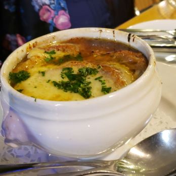 Bouchons Bistro - Gratinée Lyonnaise - French Near Me - Kelowna, British Columbia
