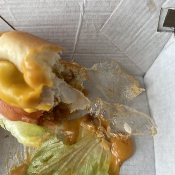 Chick-fil-A - Plastic wraps in my chicken sandwich - Fast Food Near Me - Vienna, Virginia