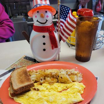 D & H Penn Can Restaurant - Scrambled Eggs, Buttered Toast Hashbrowns with onions - Diners Near Me - Harford, Pennsylvania D & H Penn Can Restaurant - Scrambled Eggs, Buttered Toast Hashbrowns with onions - Diners Near Me - Harford, Pennsylvania