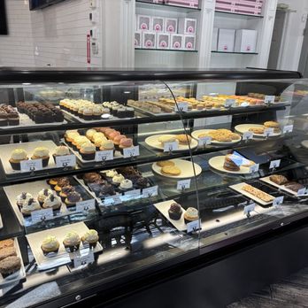 Ooh La La Dessert Boutique - Desserts Near Me - Katy, Texas