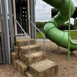 Brookville Gardens Parks - Cute hay bale steps