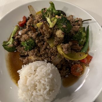 Naviya's Thai Kitchen - Turkey Basil Stir Fry - Thai Near Me - Minneapolis, Minnesota Naviya's Thai Kitchen - Turkey Basil Stir Fry - Thai Near Me - Minneapolis, Minnesota