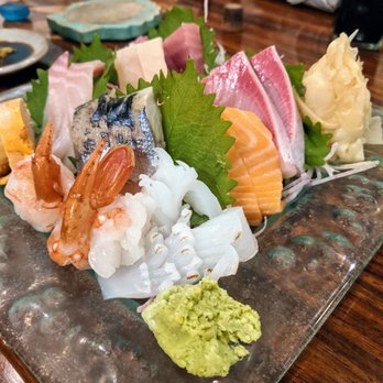1054Togoshi - 9 Kinda Sashimi: Tuna, yellowtail, salmon, albacore, tako, amaebi, ankimo, and two more - Sushi Bars Near Me - Kihei, Hawaii
