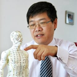 Natural Way Services - Herr Jiang- Experte für TCM