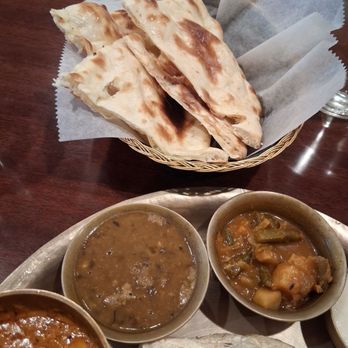 Himalayan Restaurant & Bar - Yummy crispy naan!  Super fresh! - Himalayan/Nepalese Near Me - Jackson Heights, New York