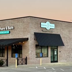 Brookside Barkery & Bath - Exterior of our Blue Springs location.