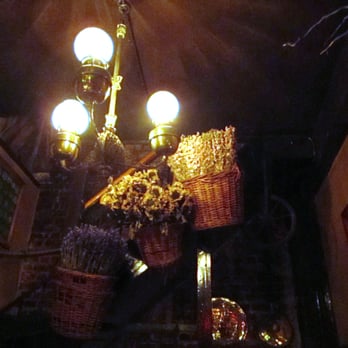 Maggie Jones's - British Near Me - London, XGL