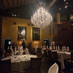 Nicola's Ristorante - The elegant atmosphere
