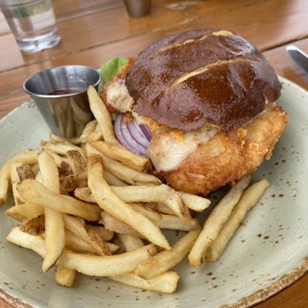 Nelson's - Spicy Chicken Sandwich - Seafood Near Me - Rancho Palos Verdes, California